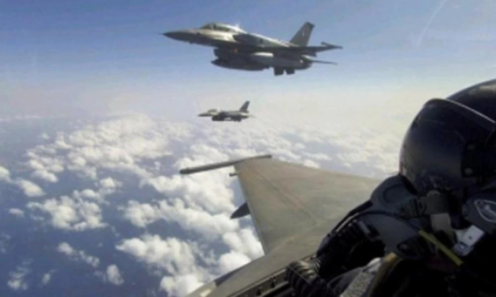 Τουρκία: 39 παραβιάσεις και δύο εικονικές αερομαχίες στο Αιγαίο